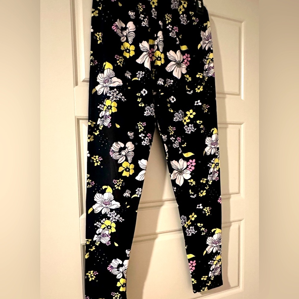 Agnes & Dora Floral Black Leggings